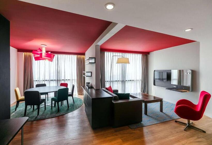 سوییت با چشمانداز دریا, Park Inn By Radisson Libreville