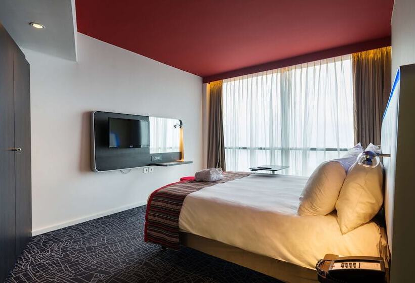 اتاق سوپریور با چشم‌انداز دریا, Park Inn By Radisson Libreville