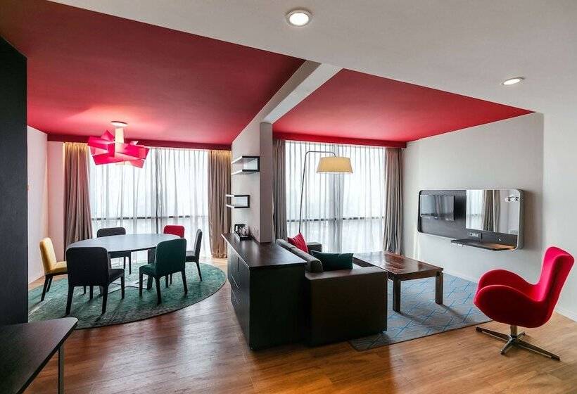 سوییت با چشمانداز دریا, Park Inn By Radisson Libreville