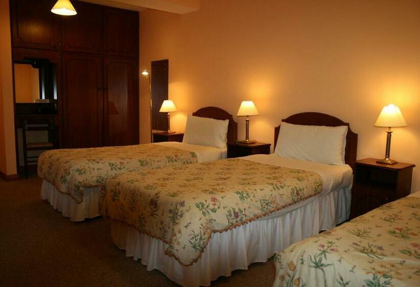غرفة قياسية ثلاثية, Valley Lodge Room Only Guest House