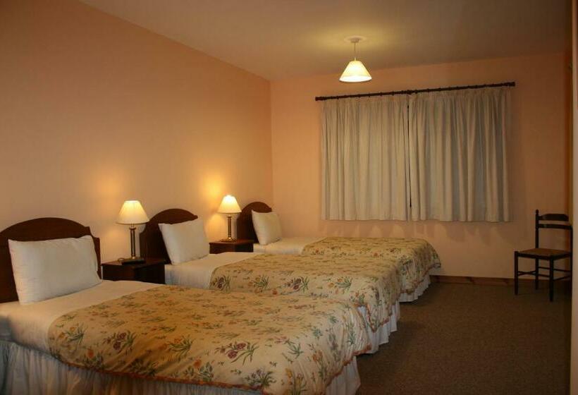 غرفة قياسية ثلاثية, Valley Lodge Room Only Guest House