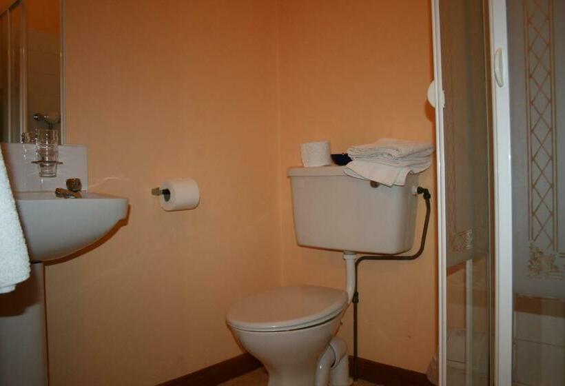 스탠다드 트리플 룸, Valley Lodge Room Only Guest House