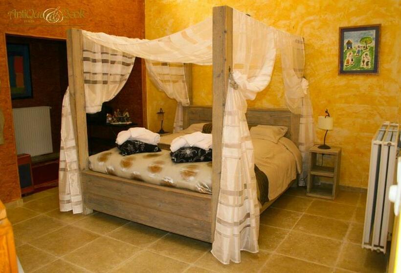 اتاق خانوادگی, B&b Antiqua & Qook