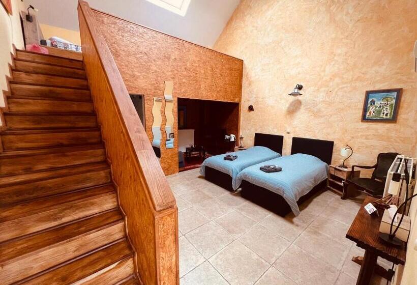 Семейный Номер, B&b Antiqua & Qook