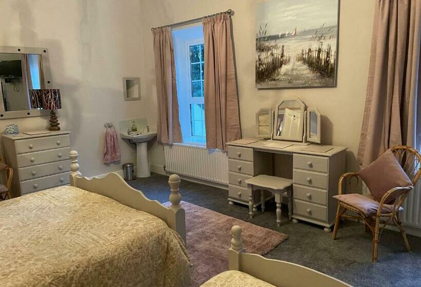 غرفة قياسية, Admiralty House