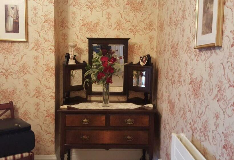 标准单人间, Innisfree House