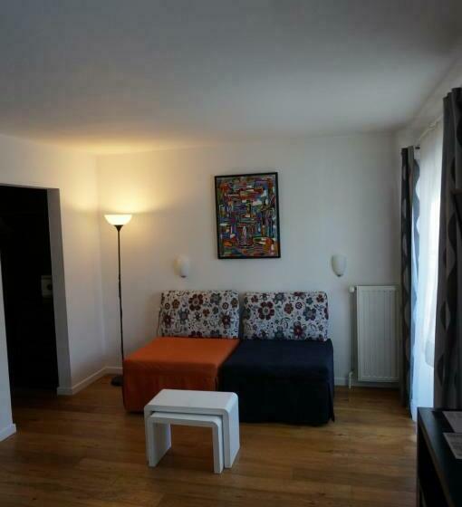 جناح جونيور مزوَّد بشرفة, Villa 7