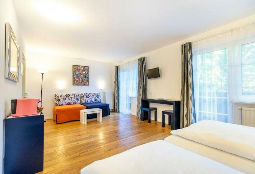 جناح جونيور مزوَّد بشرفة, Villa 7