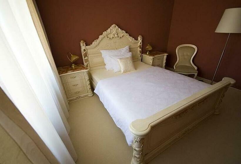 سوییت, Boutique Hotel Maraton