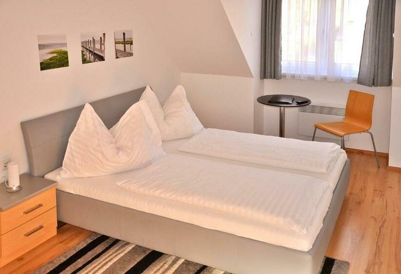 Номер Стандарт Индивидуальный, Am See Rust