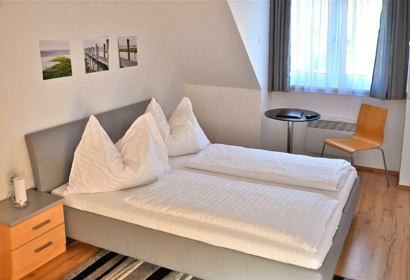 Номер Стандарт Индивидуальный, Am See Rust