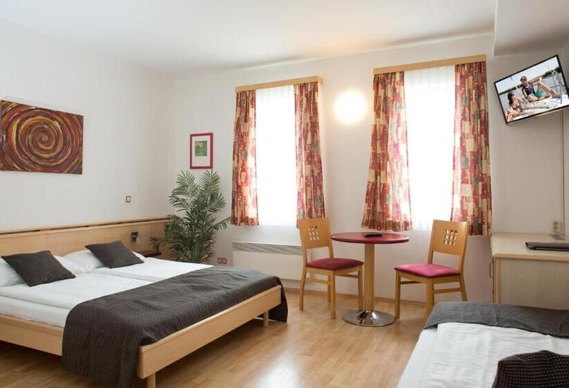 Номер Стандарт Трехместный, Am See Rust