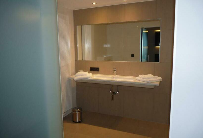 غرفة كومفورت, Au Prince Royal