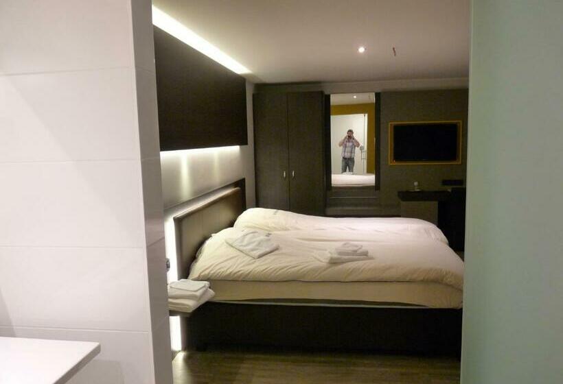 غرفة كومفورت, Au Prince Royal