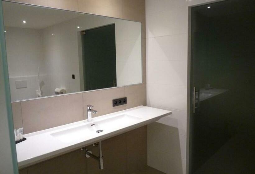 غرفة كومفورت, Au Prince Royal