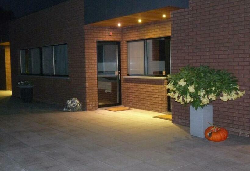 غرفة كومفورت, Au Prince Royal