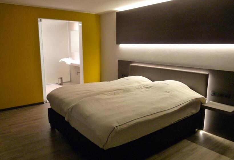 غرفة كومفورت, Au Prince Royal