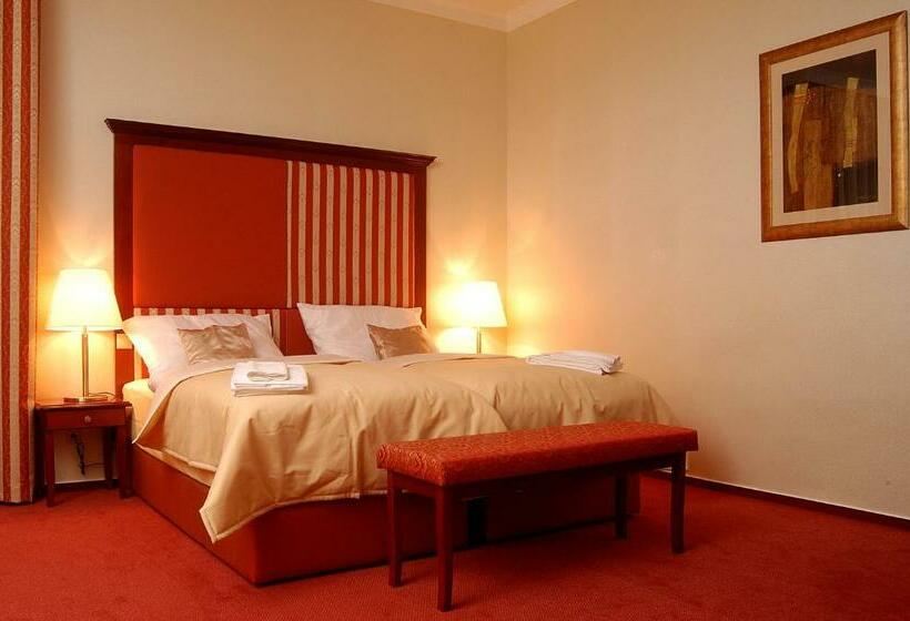 اتاق اجرایی, Boutique Hotel Maraton