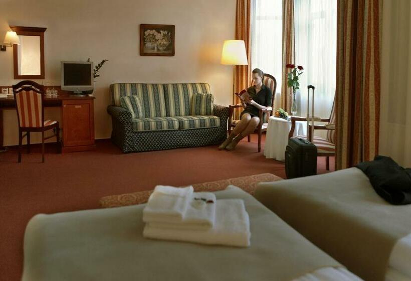 اتاق اجرایی, Boutique Hotel Maraton