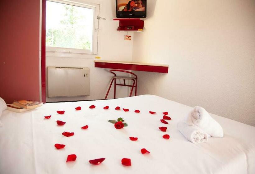 标准间带有双层共用浴室, Class'eco Charleroi