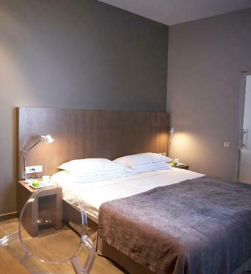 Номер Deluxe, Domus