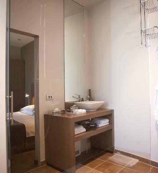 Номер Deluxe, Domus