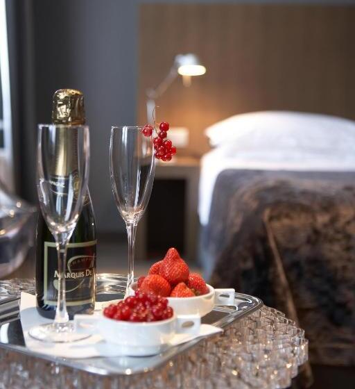 Номер Deluxe, Domus