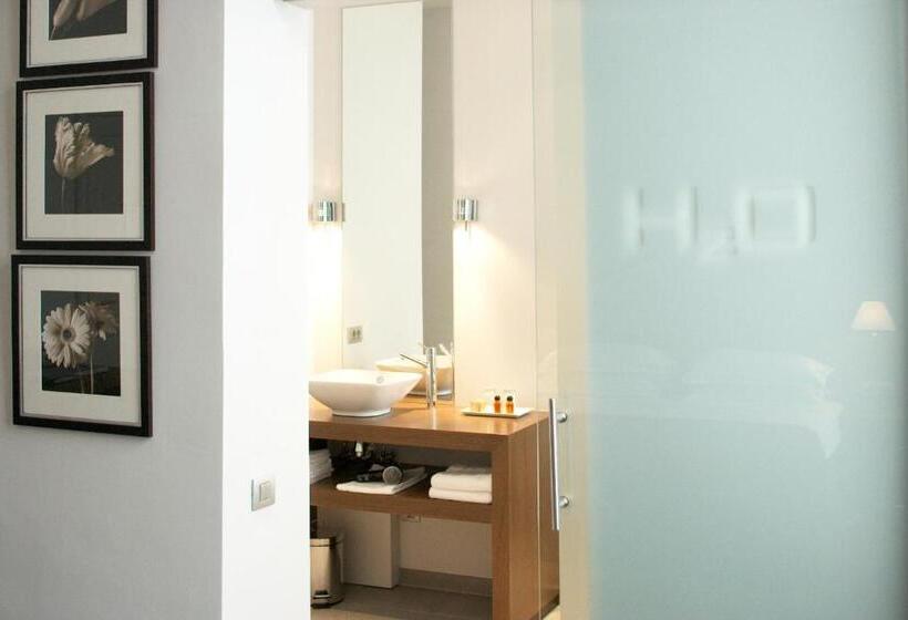 Номер Deluxe, Domus