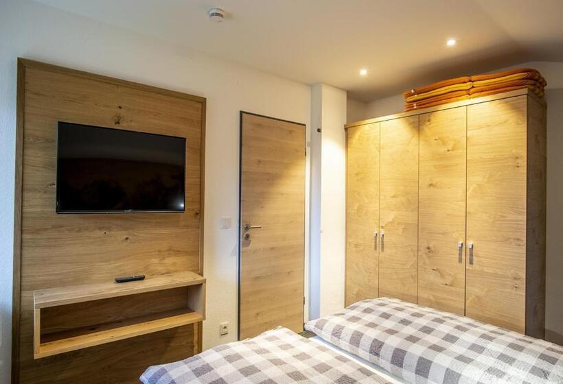 شقة غرفتين نوم مزودة بشُرفة, Gästehaus Boersch