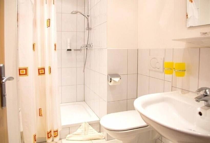 غرفة قياسية رباعية, Kärntnerhof