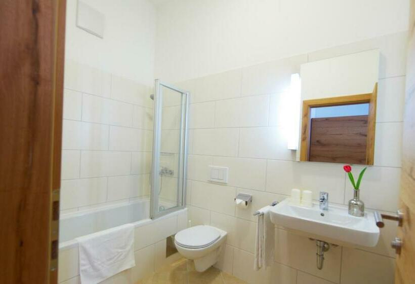 豪华房间, Rathauskeller Melk