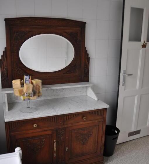 バス共有のスタンダードルーム, T Bagientje