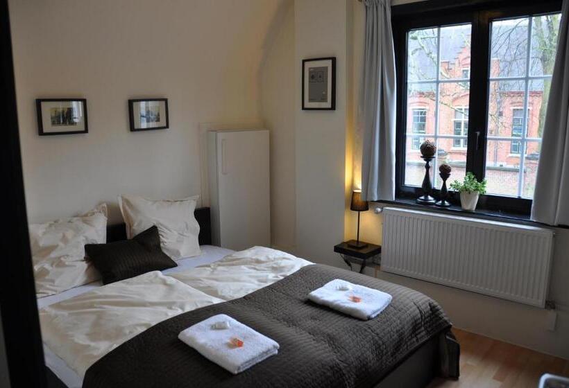 バス共有のスタンダードルーム, T Bagientje