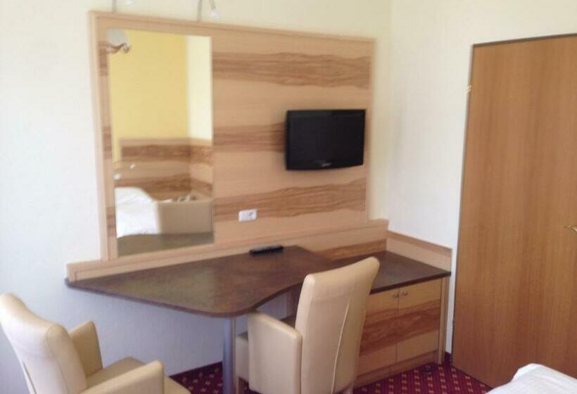 Номер Стандарт, Zum Kastell