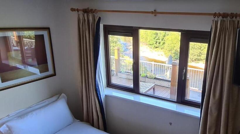 חדר סטנדרט לארבעה, The Meetings B&b