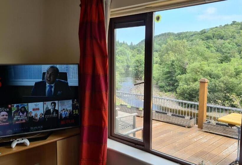 חדר דלוקס לארבעה, The Meetings B&b