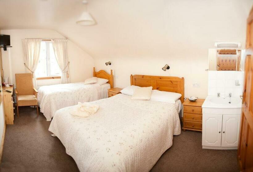 غرفة كومفورت ثلاثية, Tower Lodge B&b