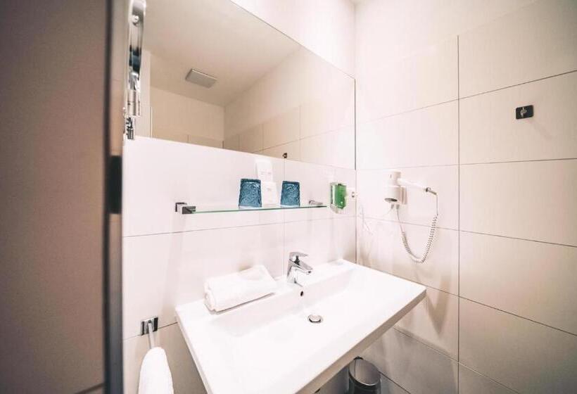 סוויטת ג'וניור נוף הרים, Aktivhotel Wildschütz