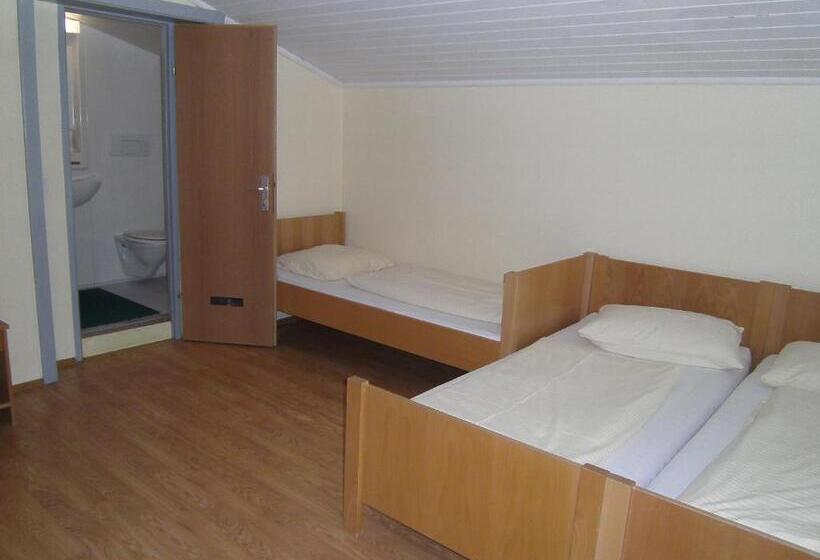 חדר סטנדרט לארבעה, Jugend  Und Familiengästehaus Heiligenblut