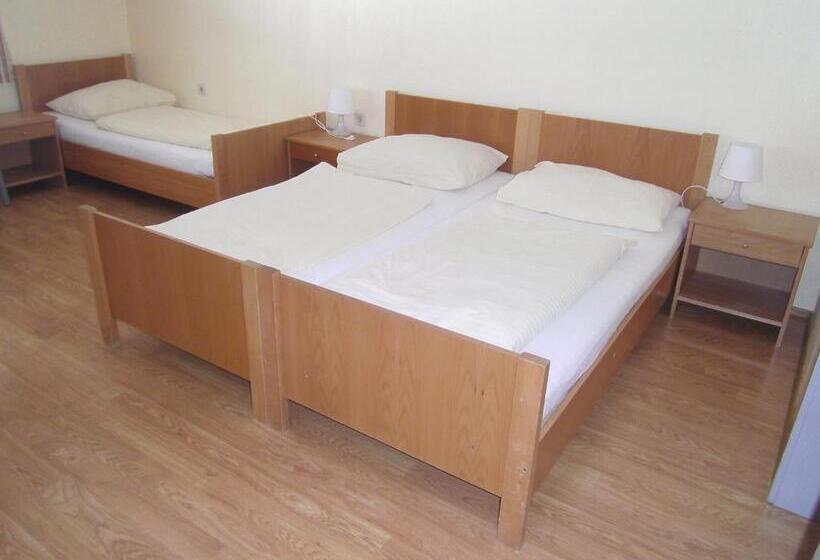 חדר סטנדרט לארבעה, Jugend  Und Familiengästehaus Heiligenblut