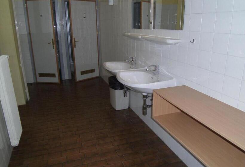 מיטה בחדר משותף, Jugend  Und Familiengästehaus Heiligenblut