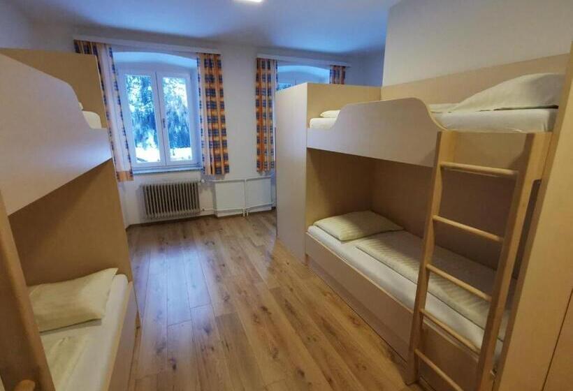 חדר סטנדרטי לארבעה עם חדר אמבטיה משותף, Jugend  Und Familiengästehaus Heiligenblut