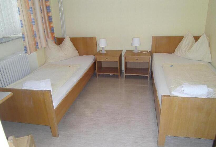 חדר סטנדרט לארבעה, Jugend  Und Familiengästehaus Heiligenblut