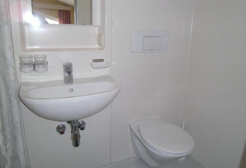 חדר משפחתי, Jugend  Und Familiengästehaus Heiligenblut