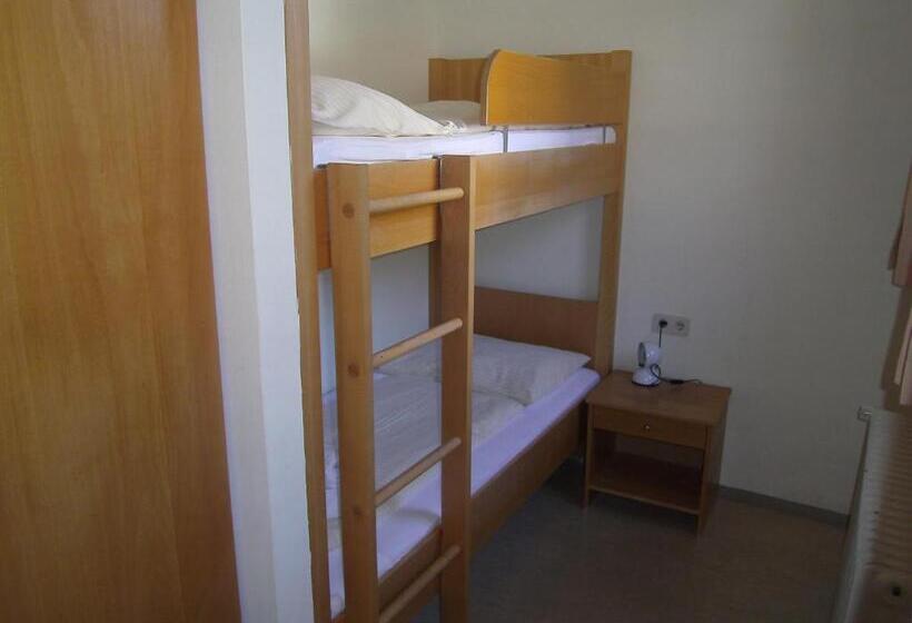 חדר משפחתי, Jugend  Und Familiengästehaus Heiligenblut