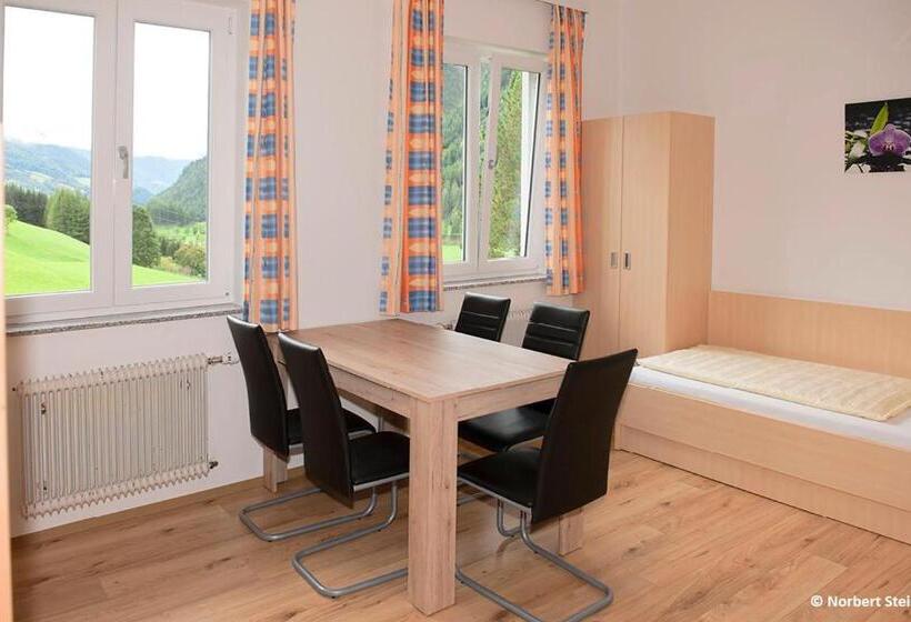 חדר משפחתי חדר אמבטיה משותף, Jugend  Und Familiengästehaus Heiligenblut