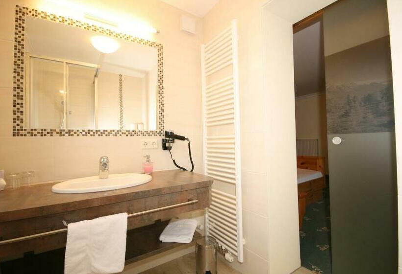 标准间, Alpenhotel Neuwirt