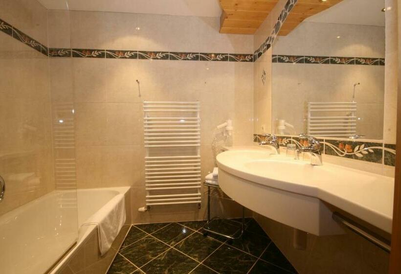 Comfort room with balcony, Alpenhotel Neuwirt