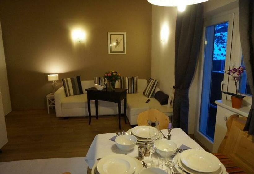 آپارتمان 2 خوابه با بالکن, Haus Senoner