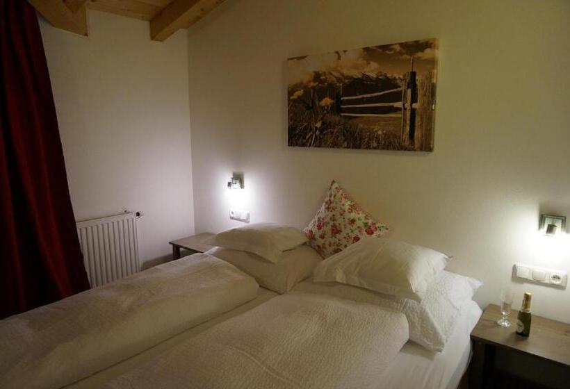 آپارتمان 2 خوابه با بالکن, Haus Senoner